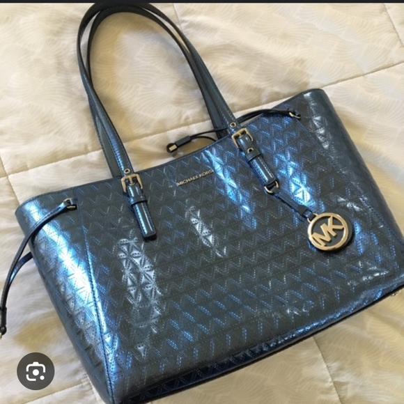 Michael Kors Voyager metallic blue Embossed Leather Large Tote - Picture 15 of 15